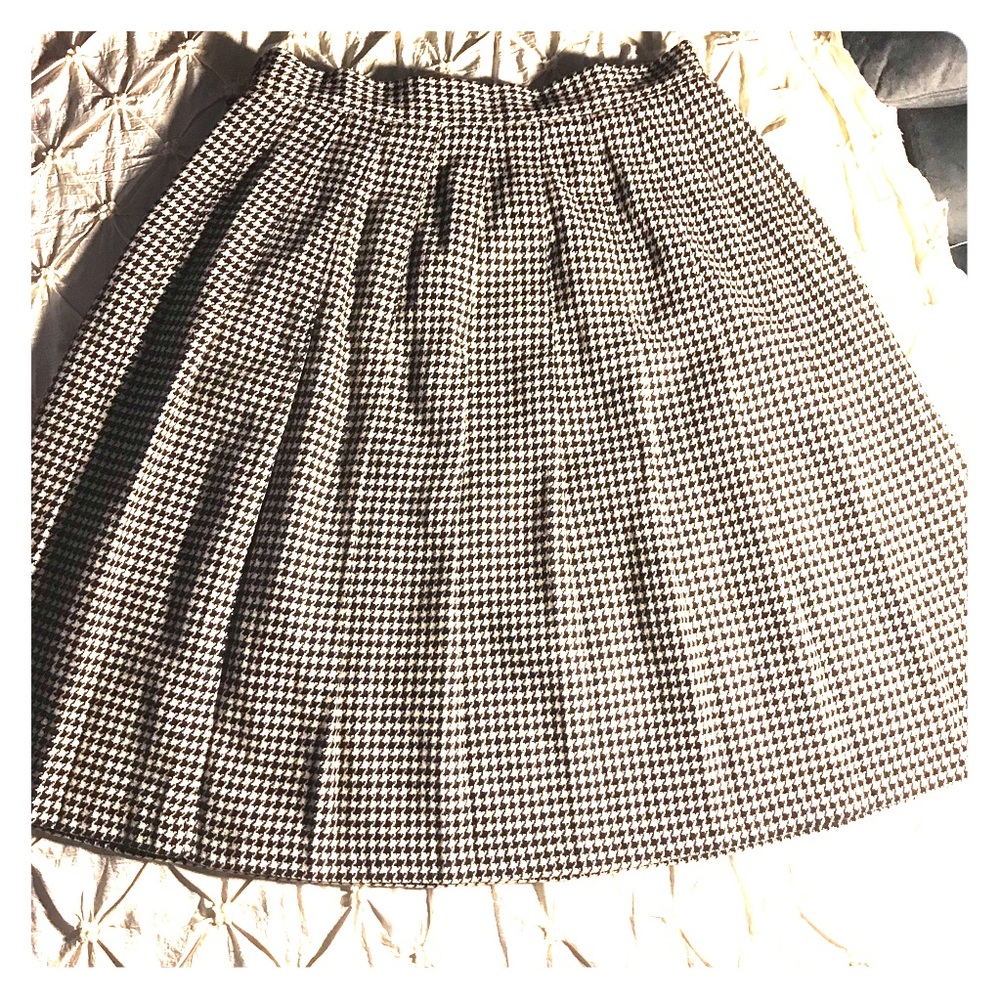 Stephanie Andrews houndstooth wool skirt